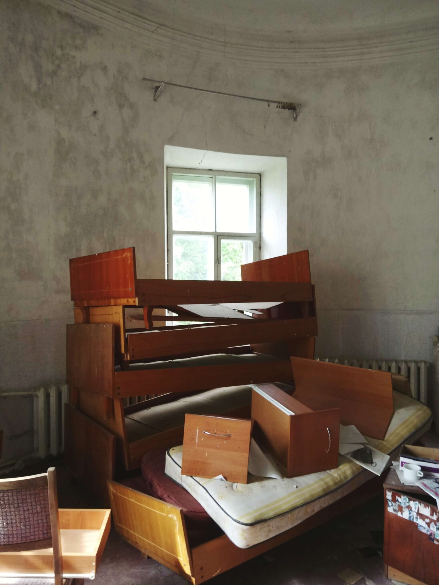 ile kosztuje wywóz starych mebli warszawa